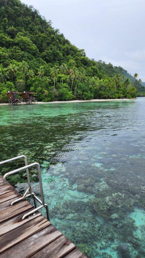 Terimakasih Homestay Pulau Mansuar Exteriér fotografie