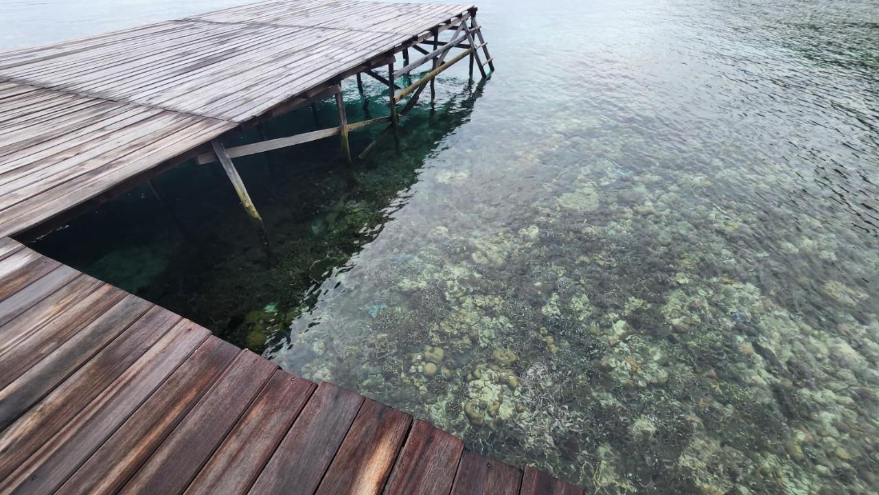 Terimakasih Homestay Pulau Mansuar Exteriér fotografie