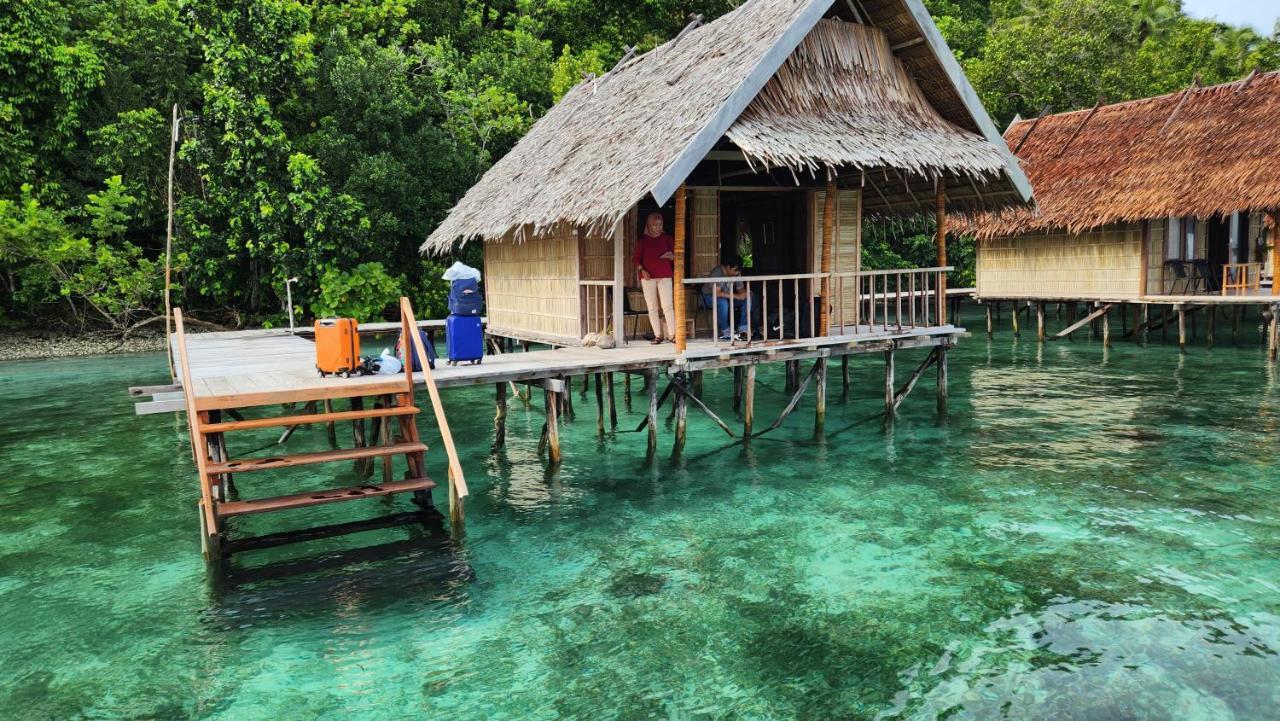 Terimakasih Homestay Pulau Mansuar Exteriér fotografie